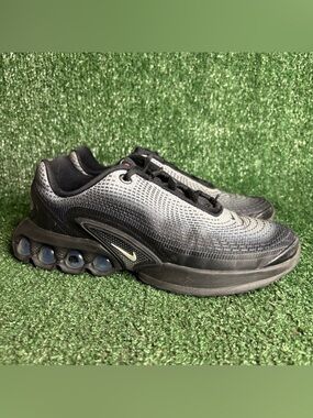 Nike Air Max DN Womens Size 7 (5.5Y) Gray Black Athletic Running‎ Shoes Sneakers